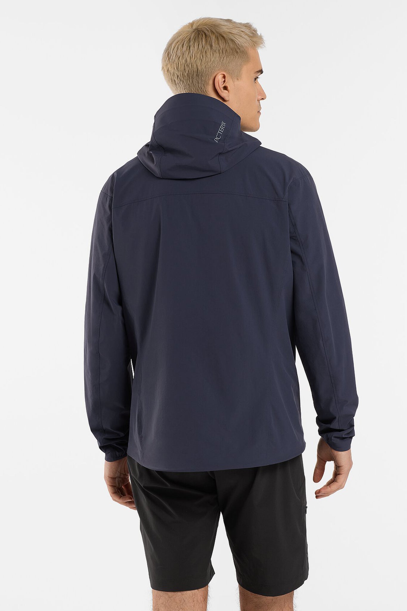 Arc'teryx Men's Gamma Lightweight Hoody in Black Sapphire