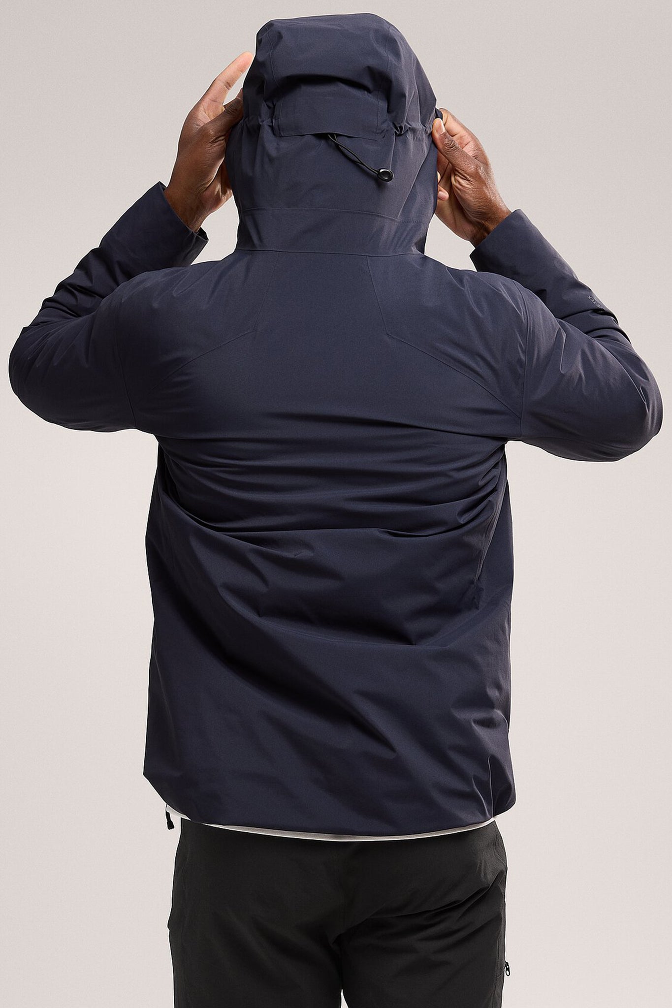 Arc'teryx Men's Ralle Insulated Jacket in Black Sapphire