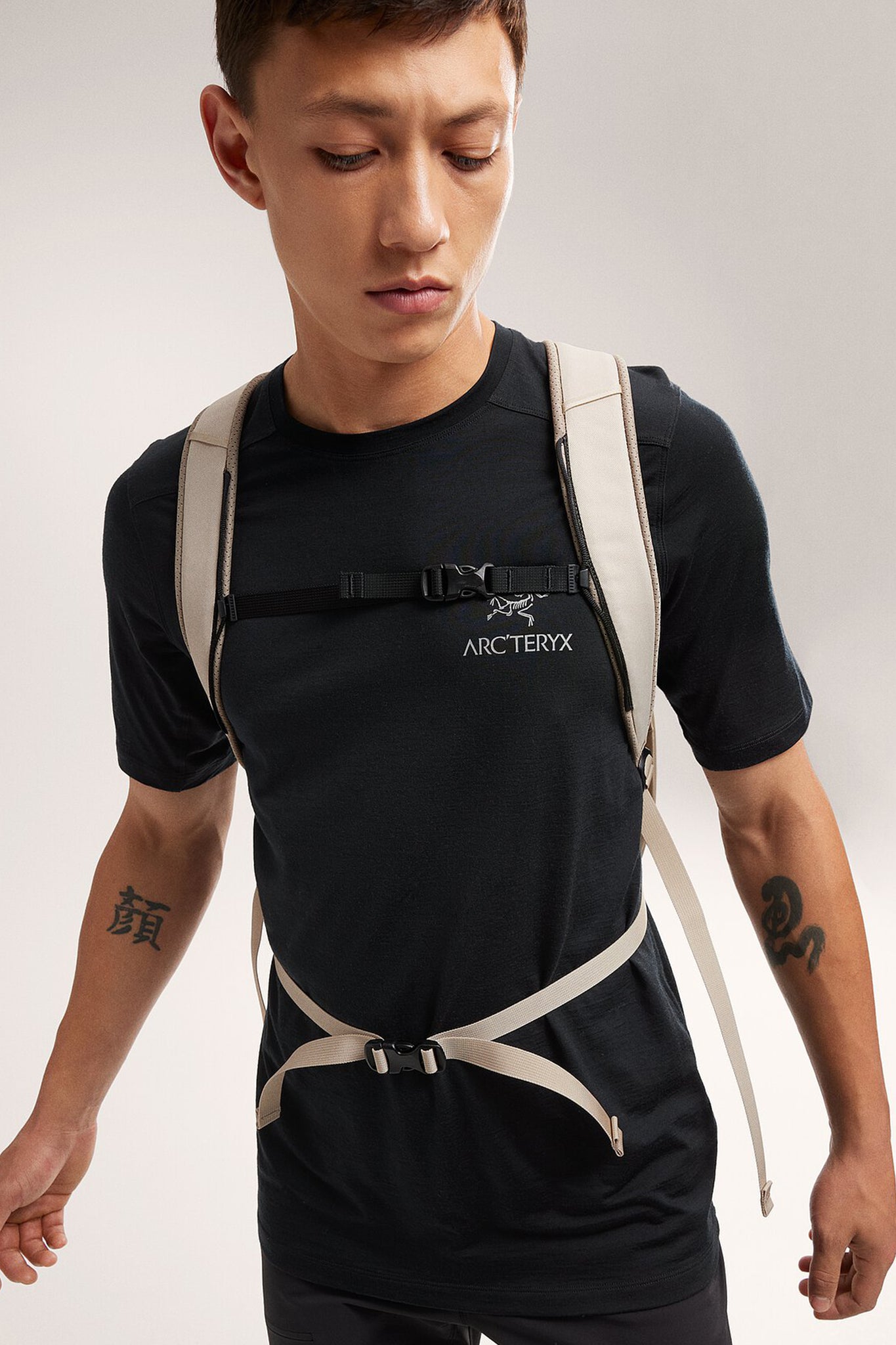 Arc'teryx Unisex Mantis 26 Backpack in Smoke Bluff