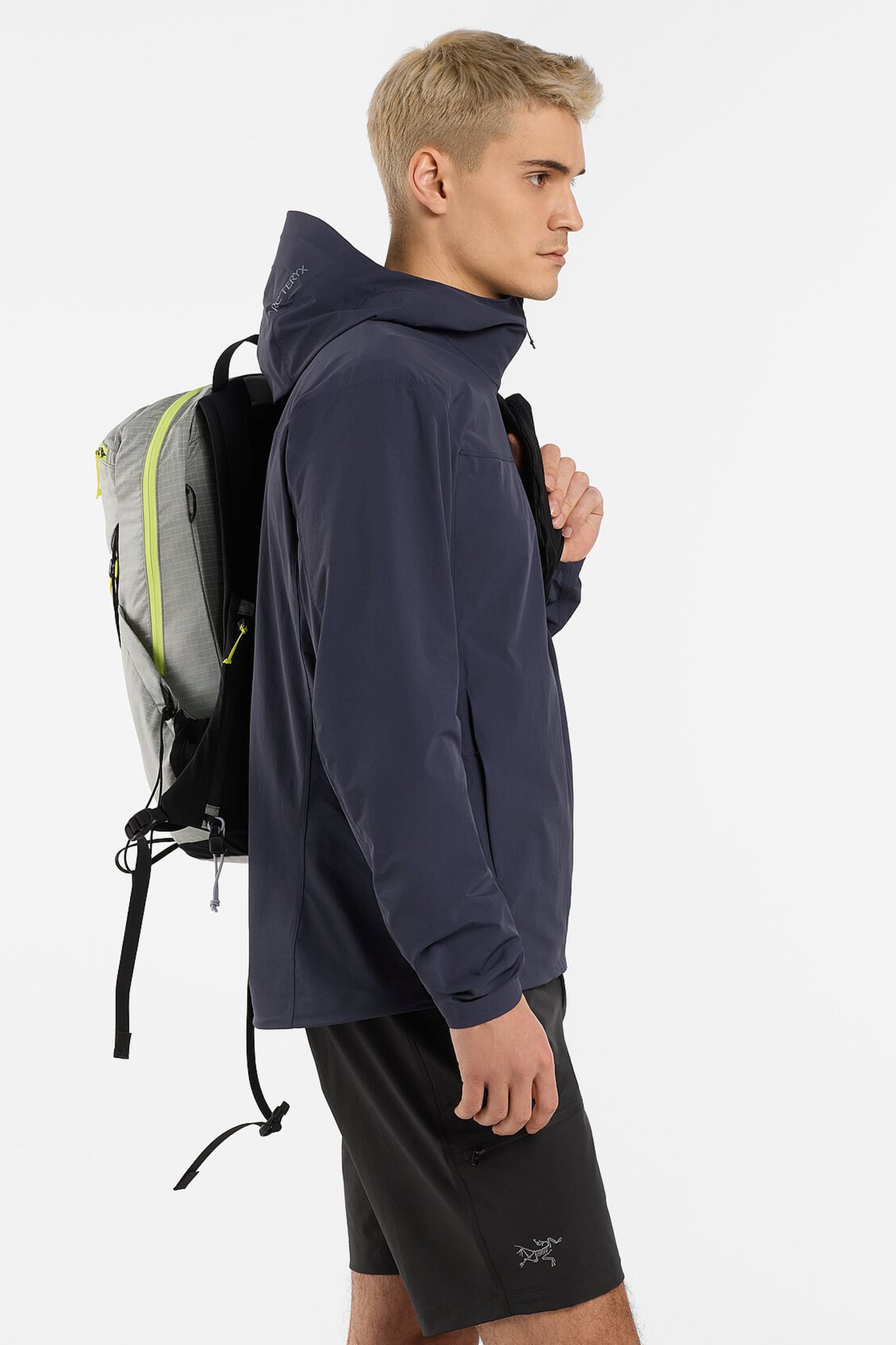 Arc'teryx Men's Gamma Lightweight Hoody in Black Sapphire