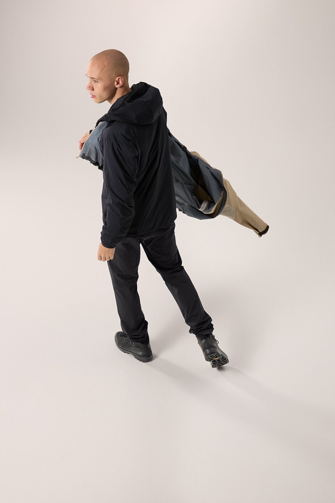 Arc'teryx Men's Atom Hoody in Black