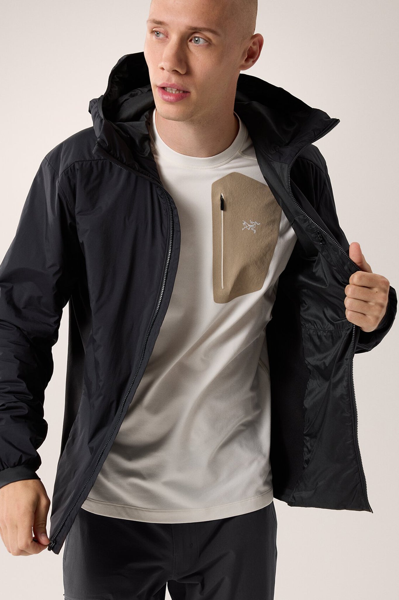 Arc'teryx Men's Atom Hoody in Black