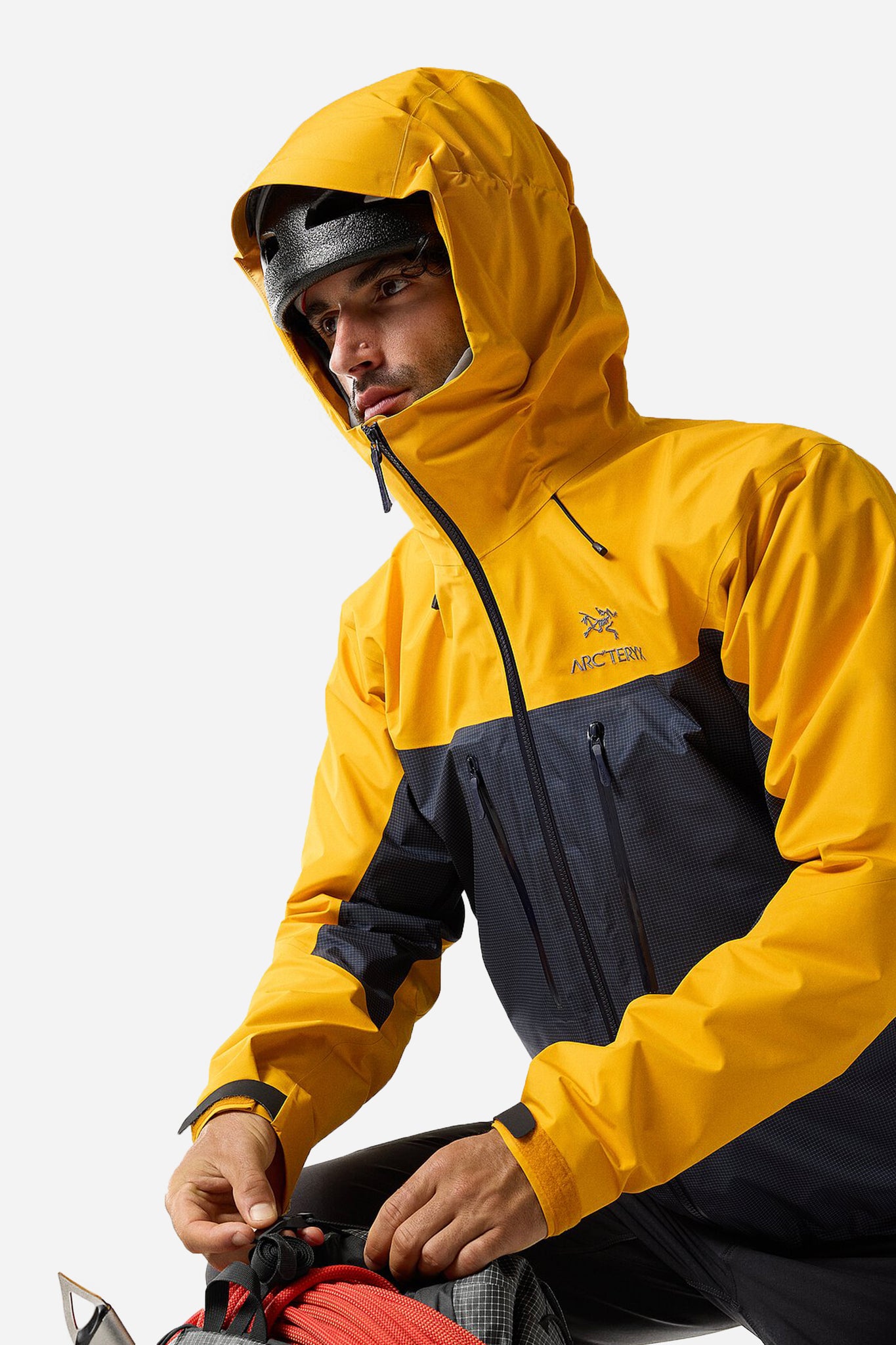 Arc'teryx Men's Alpha Jacket in Black Sapphire/Edziza