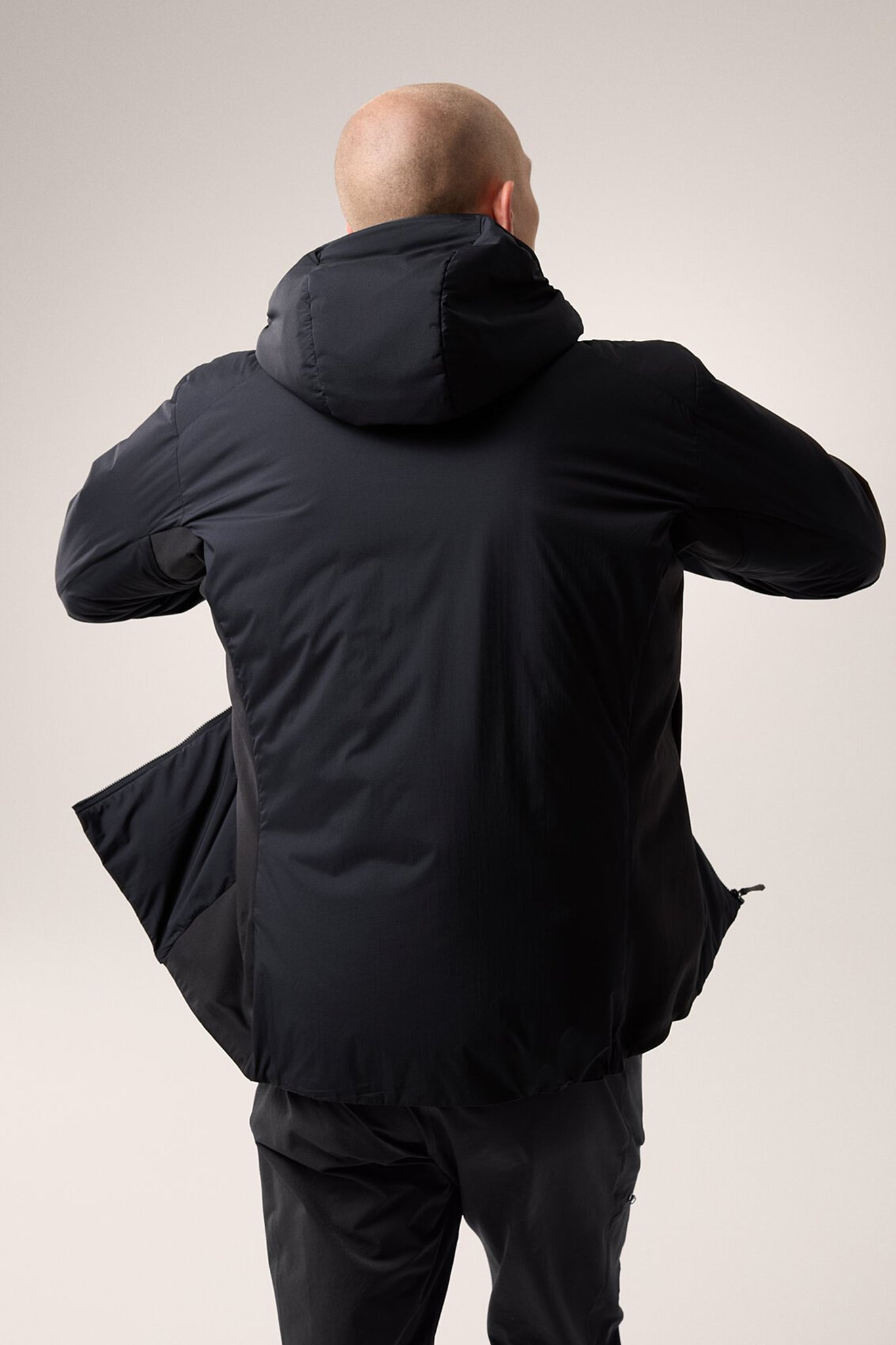 Arc'teryx Men's Atom Hoody in Black