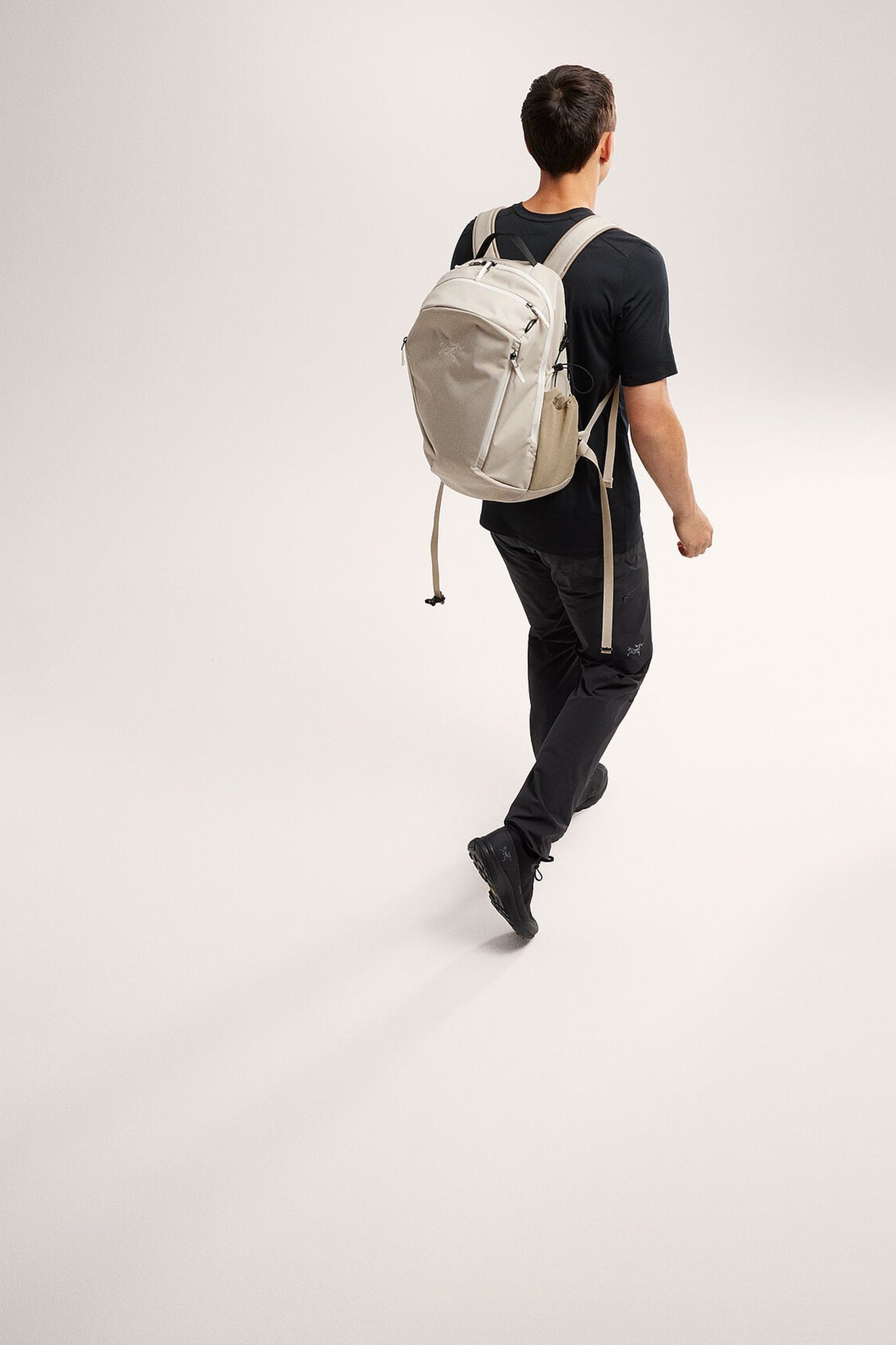 Arc'teryx Unisex Mantis 26 Backpack in Smoke Bluff