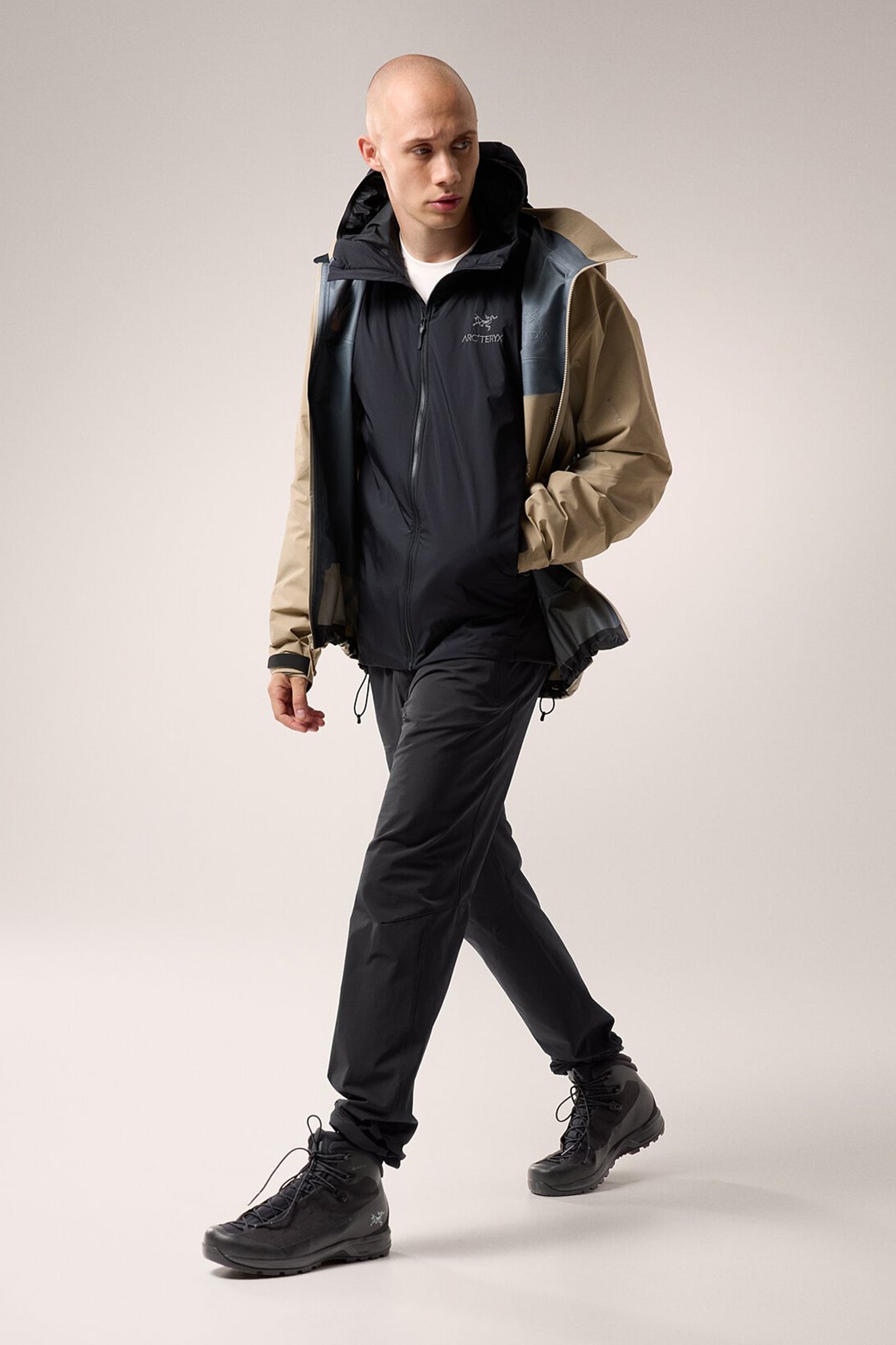 Arc'teryx Men's Atom Hoody in Black