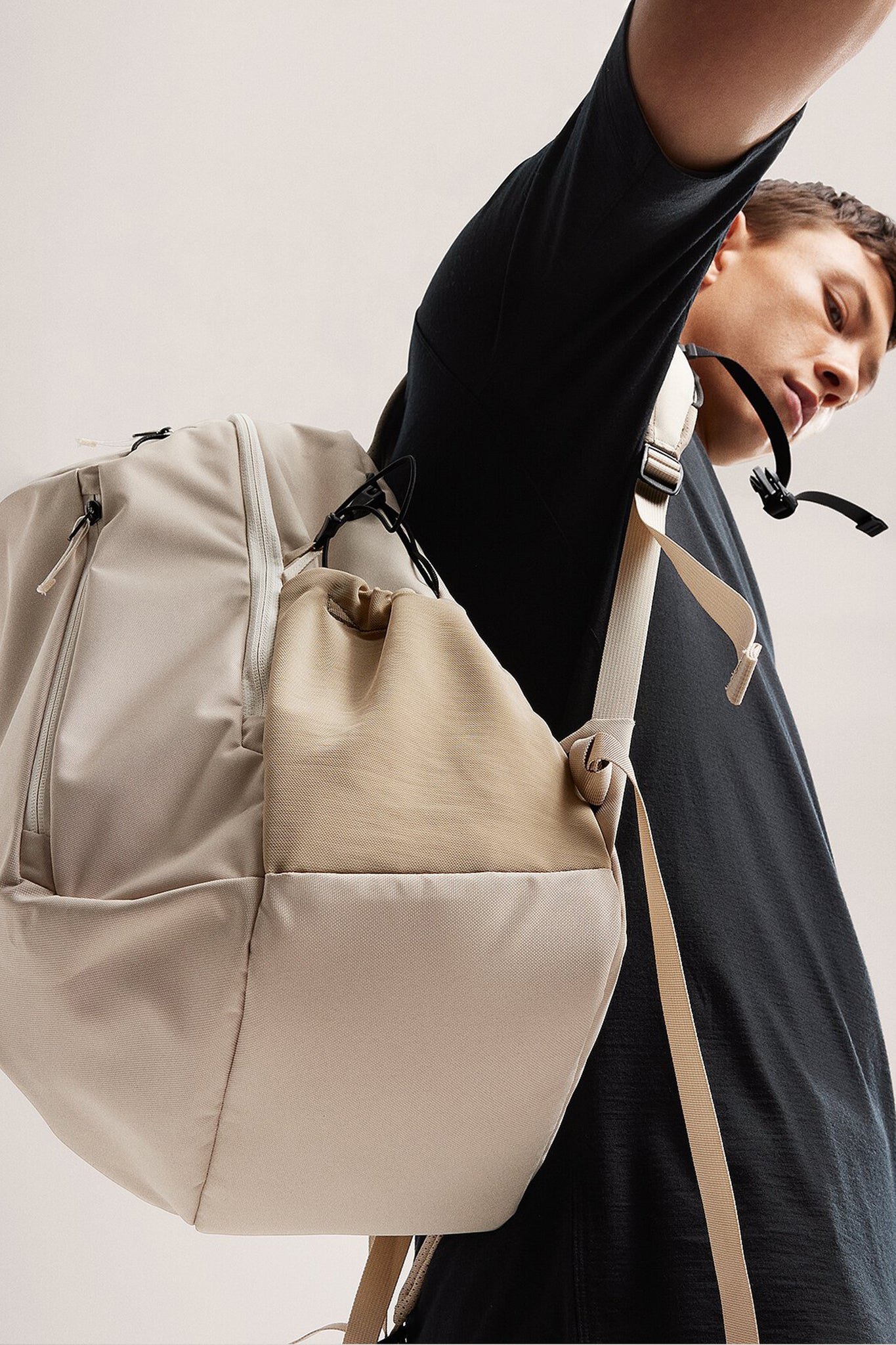 Arc'teryx Unisex Mantis 26 Backpack in Smoke Bluff