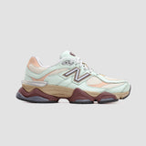 Baskets unisexes New Balance 9060 en argile/cendre