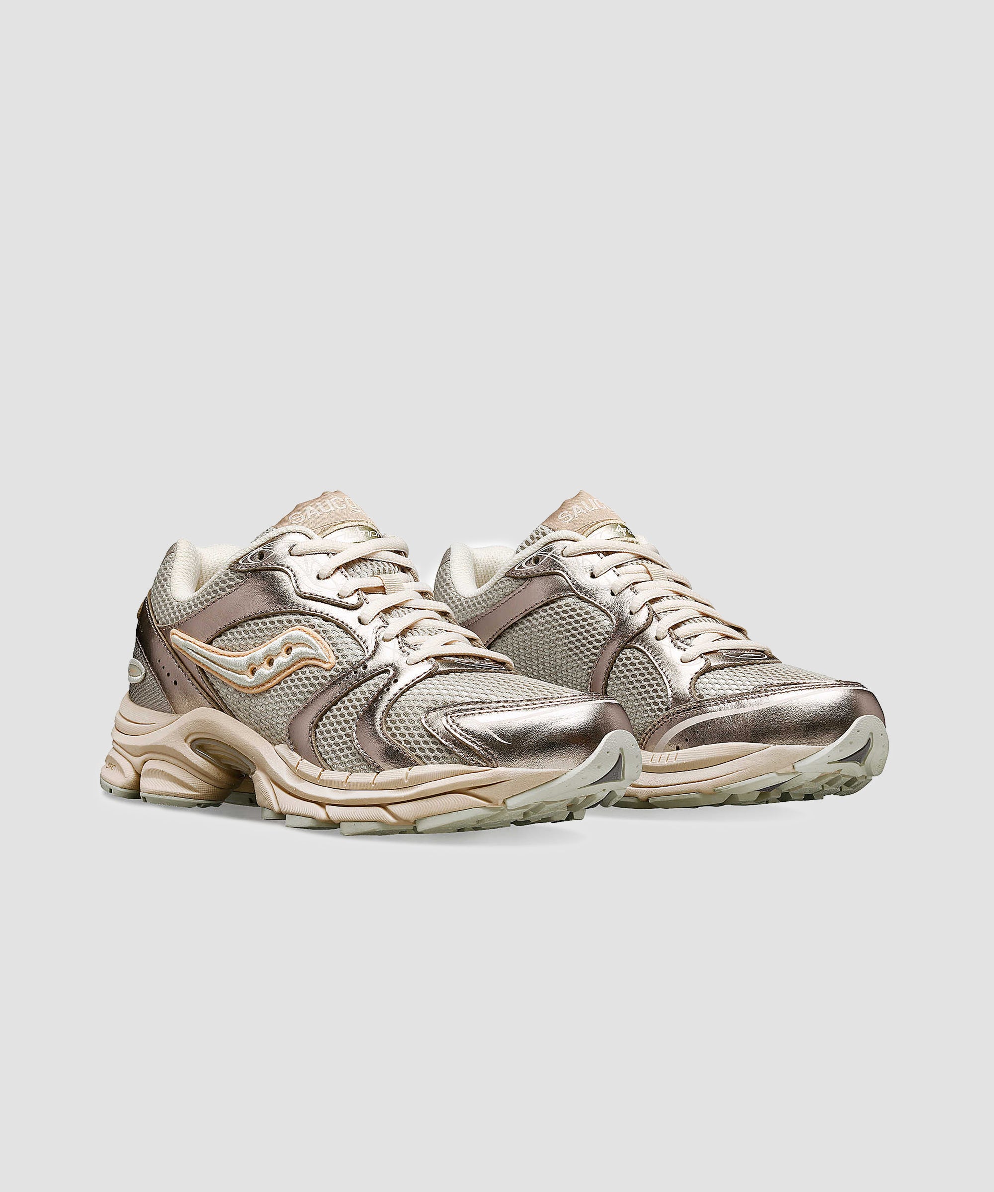 Baskets Progrid Triumph 4 Premium pour femmes de Saucony en champagne