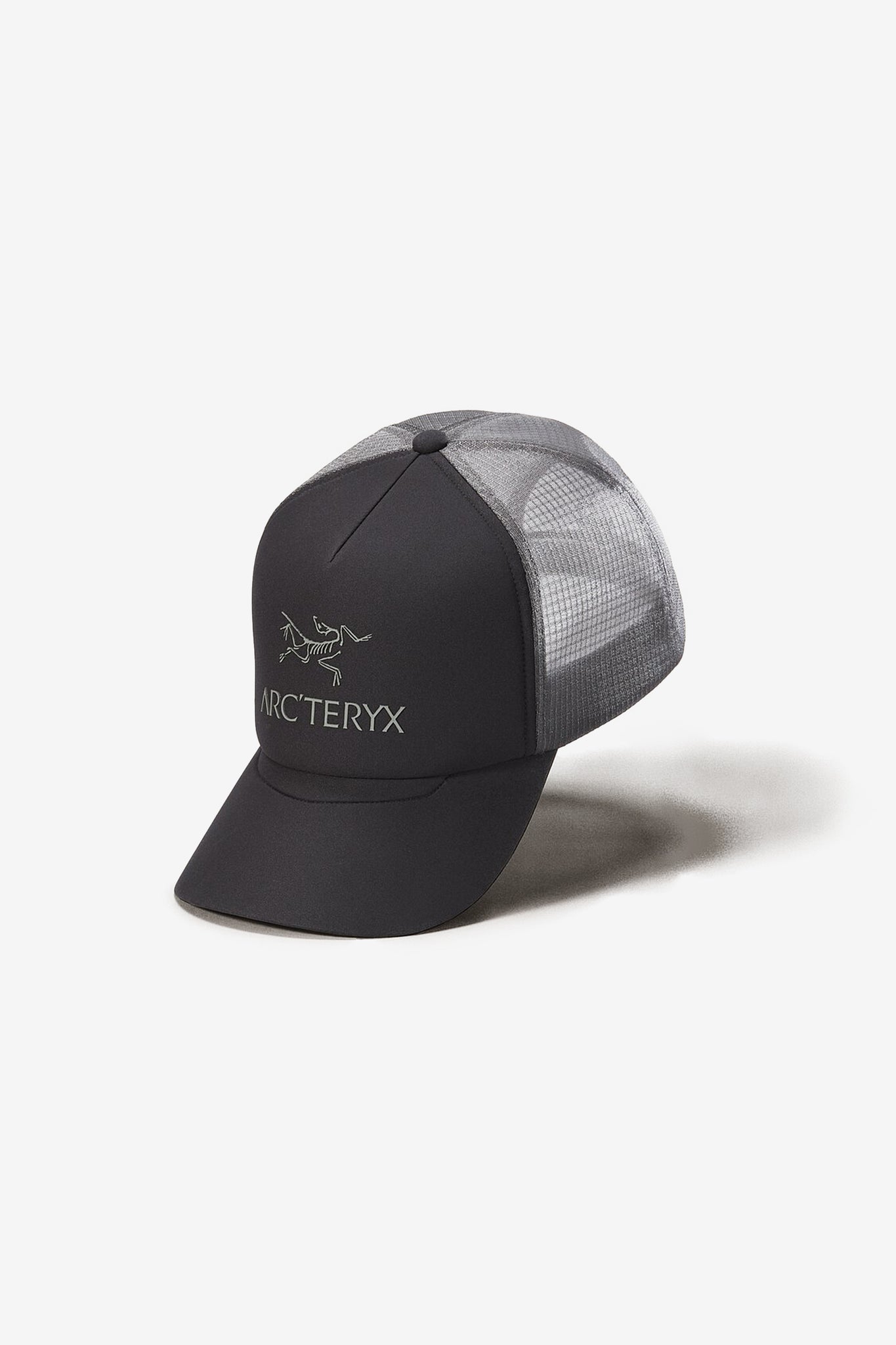 Arc'teryx Men's Bird Word Trucker Curved Hat in Black/Graphite