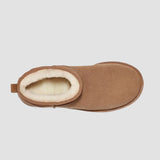 Mini-bottines à plateforme Classic Ultra pour femmes de UGG en châtaigne 
