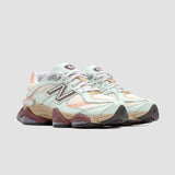 Baskets unisexes New Balance 9060 en argile/cendre