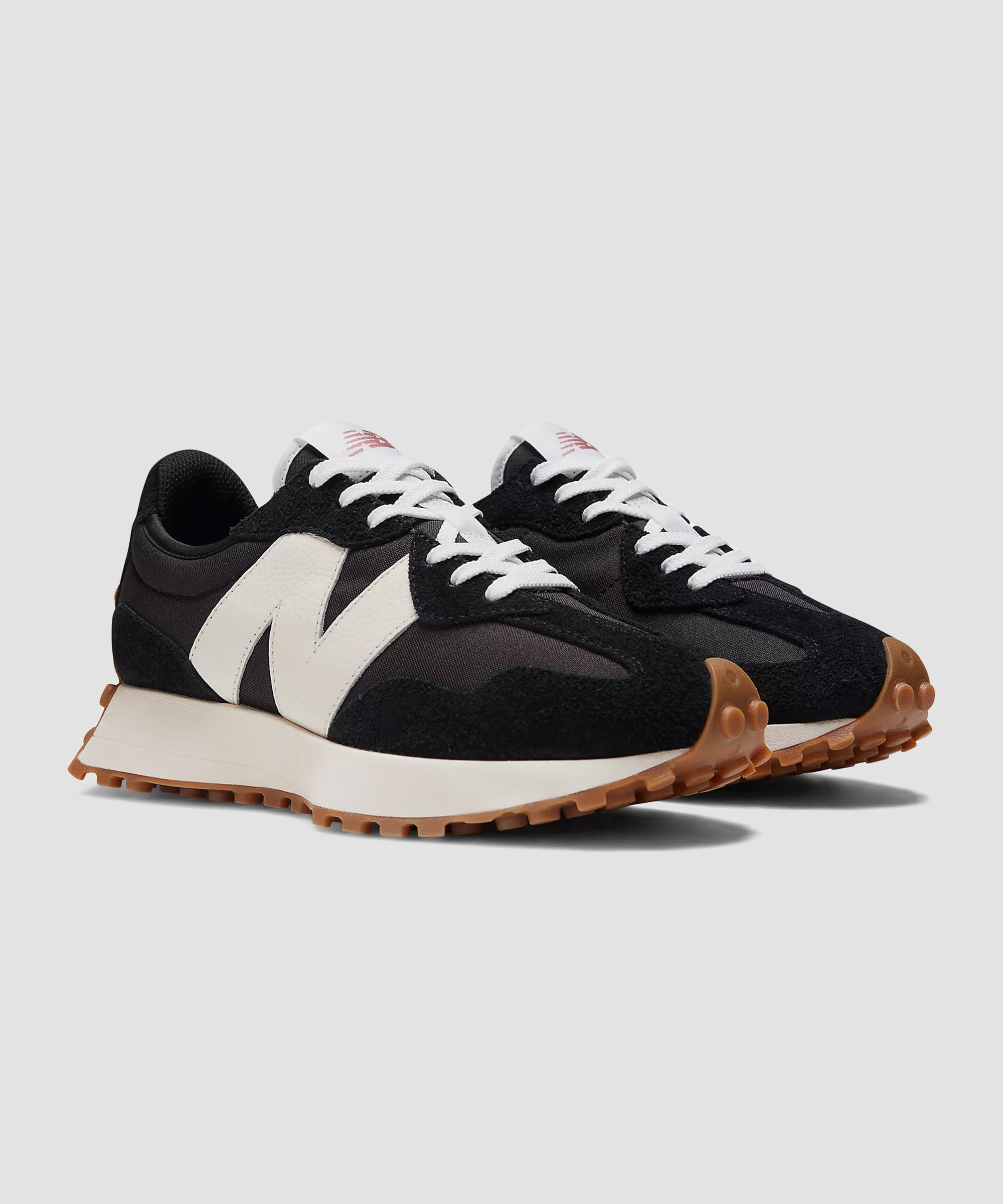 Baskets New Balance 327 pour femme en noir/blanc/gomme