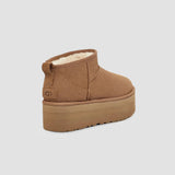 Mini-bottines à plateforme Classic Ultra pour femmes de UGG en châtaigne 