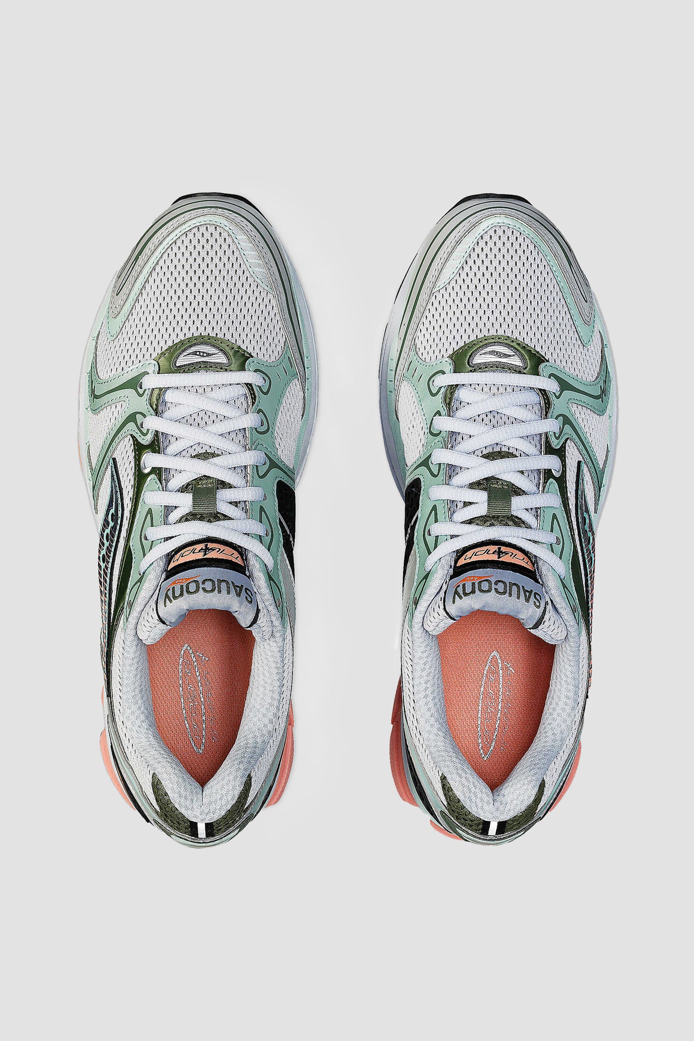 Saucony Unisex Progrid Triumph 4 Sneaker in Grey/Green