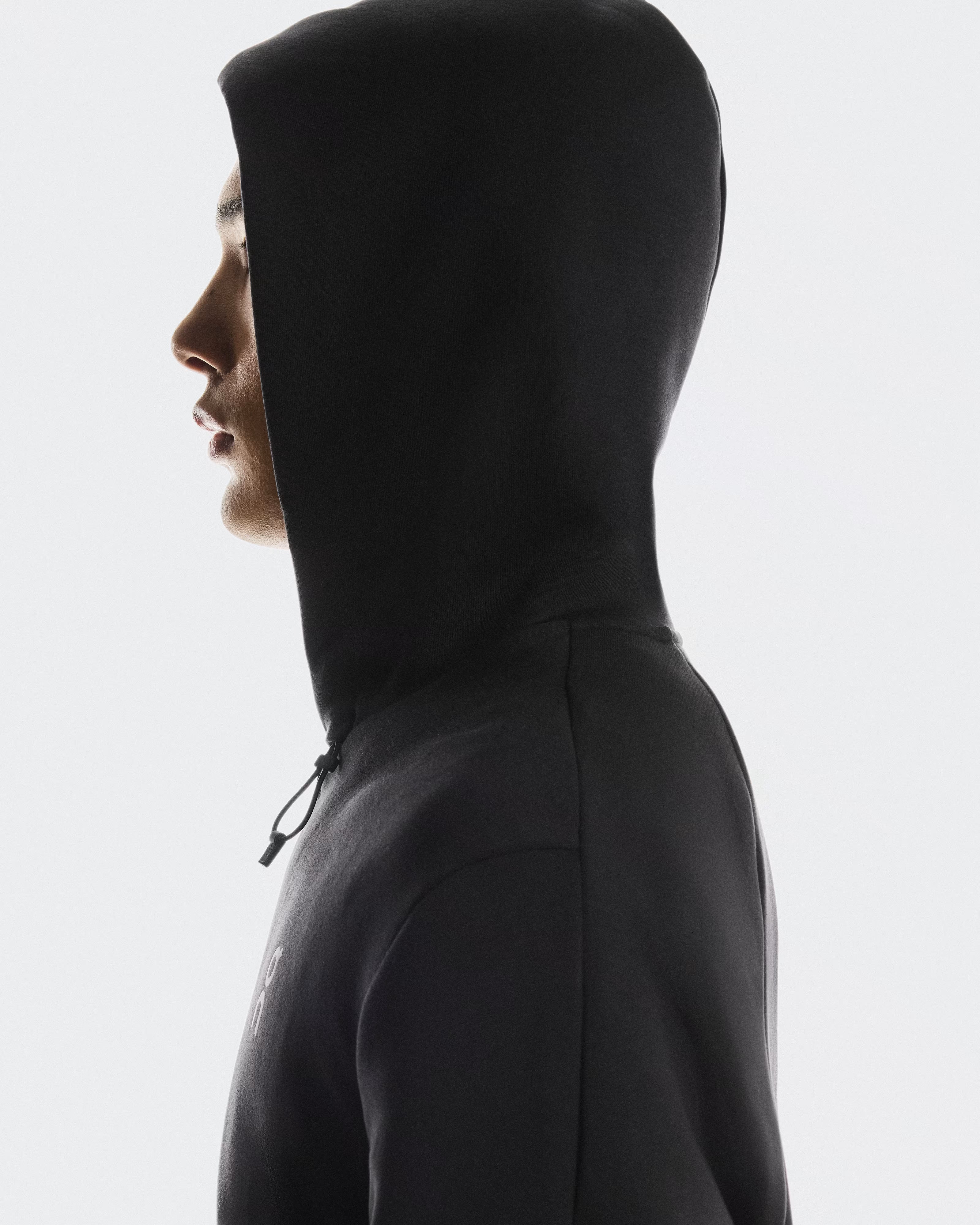 ON Focus Tech Zip Hoodie M