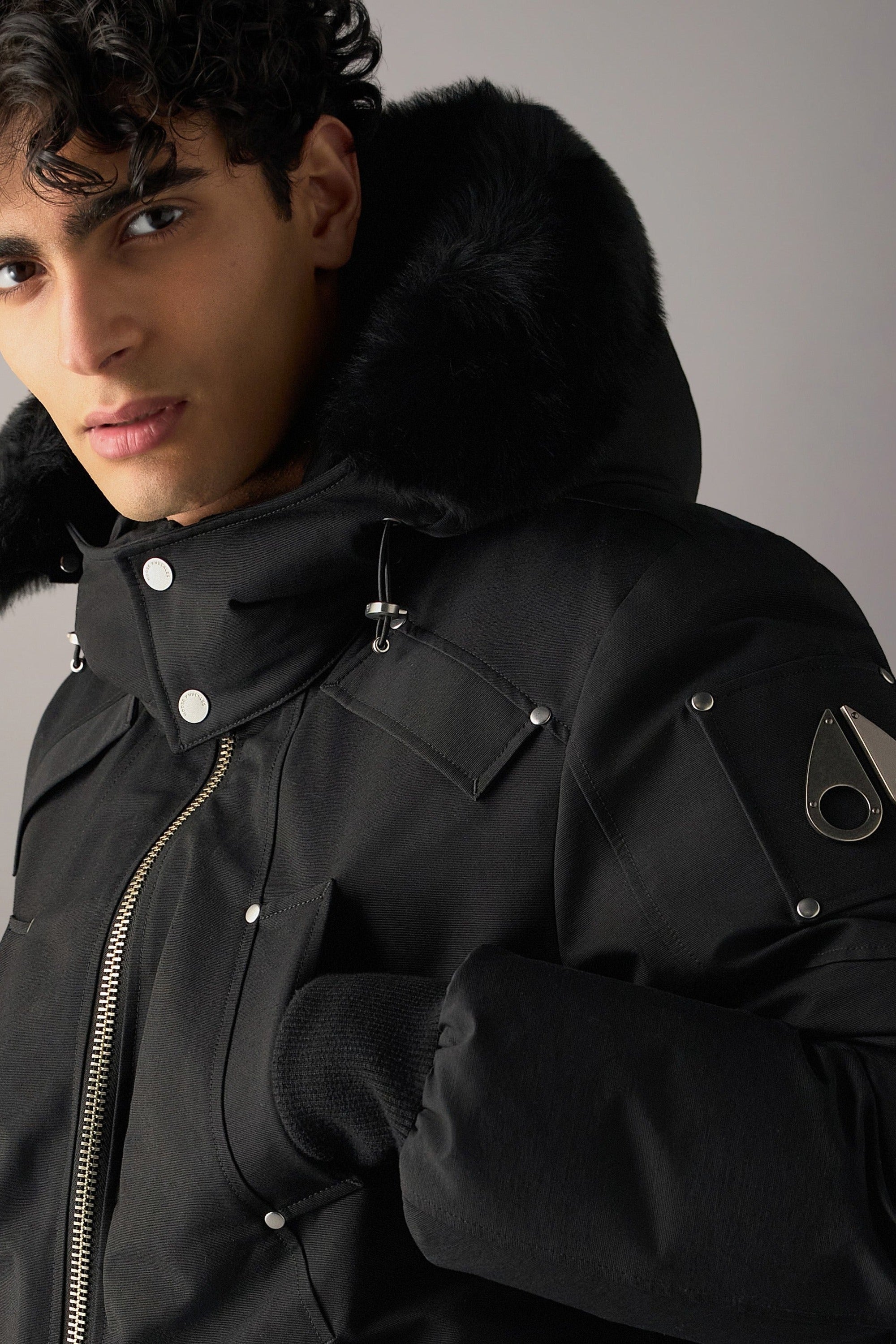 Moose Knuckles Original Ballistic Down Bomber Black/Black – shearling hood detail