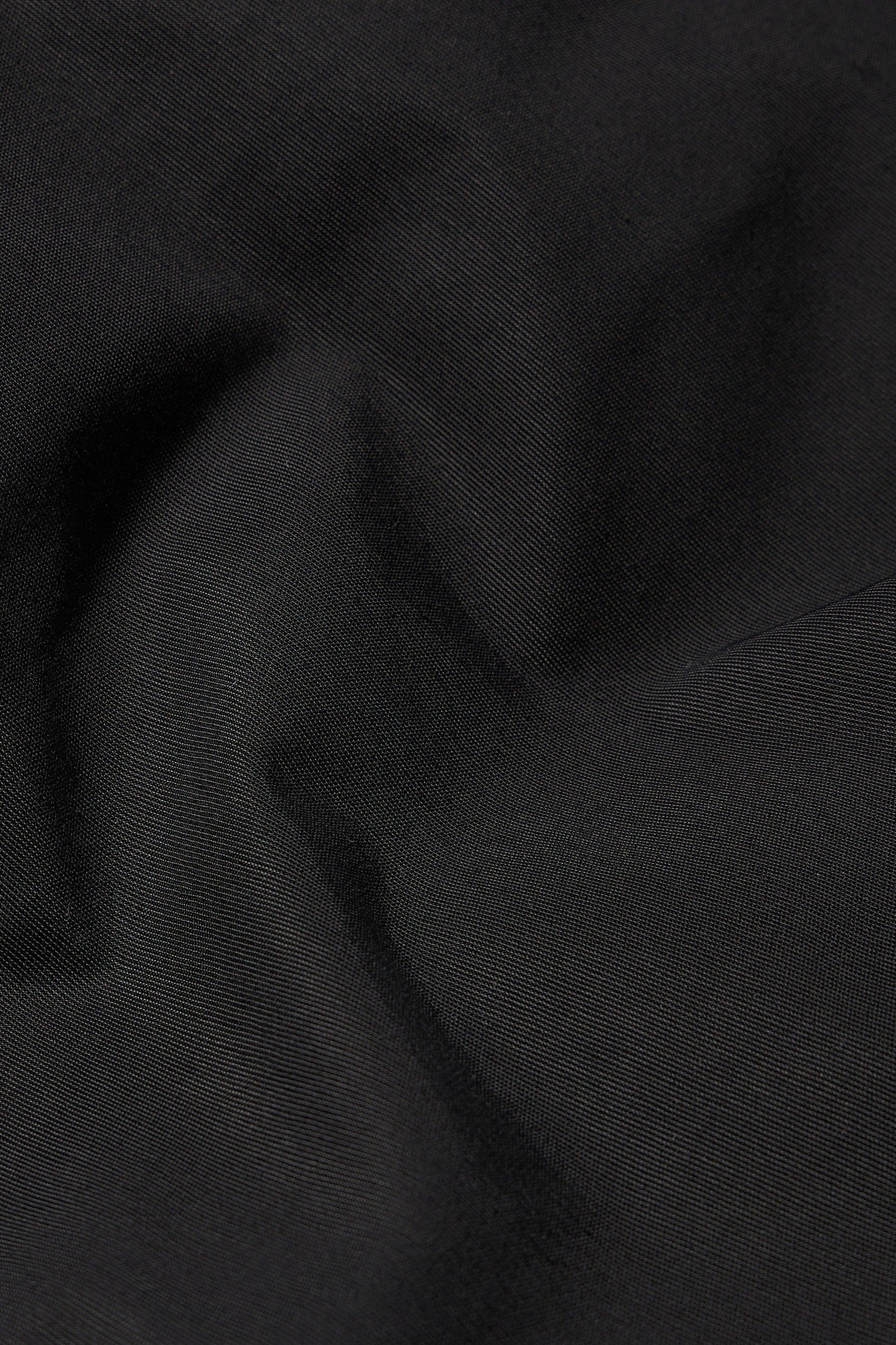 Moose Knuckles Original Ballistic Down Bomber Black/Black – fabric detail