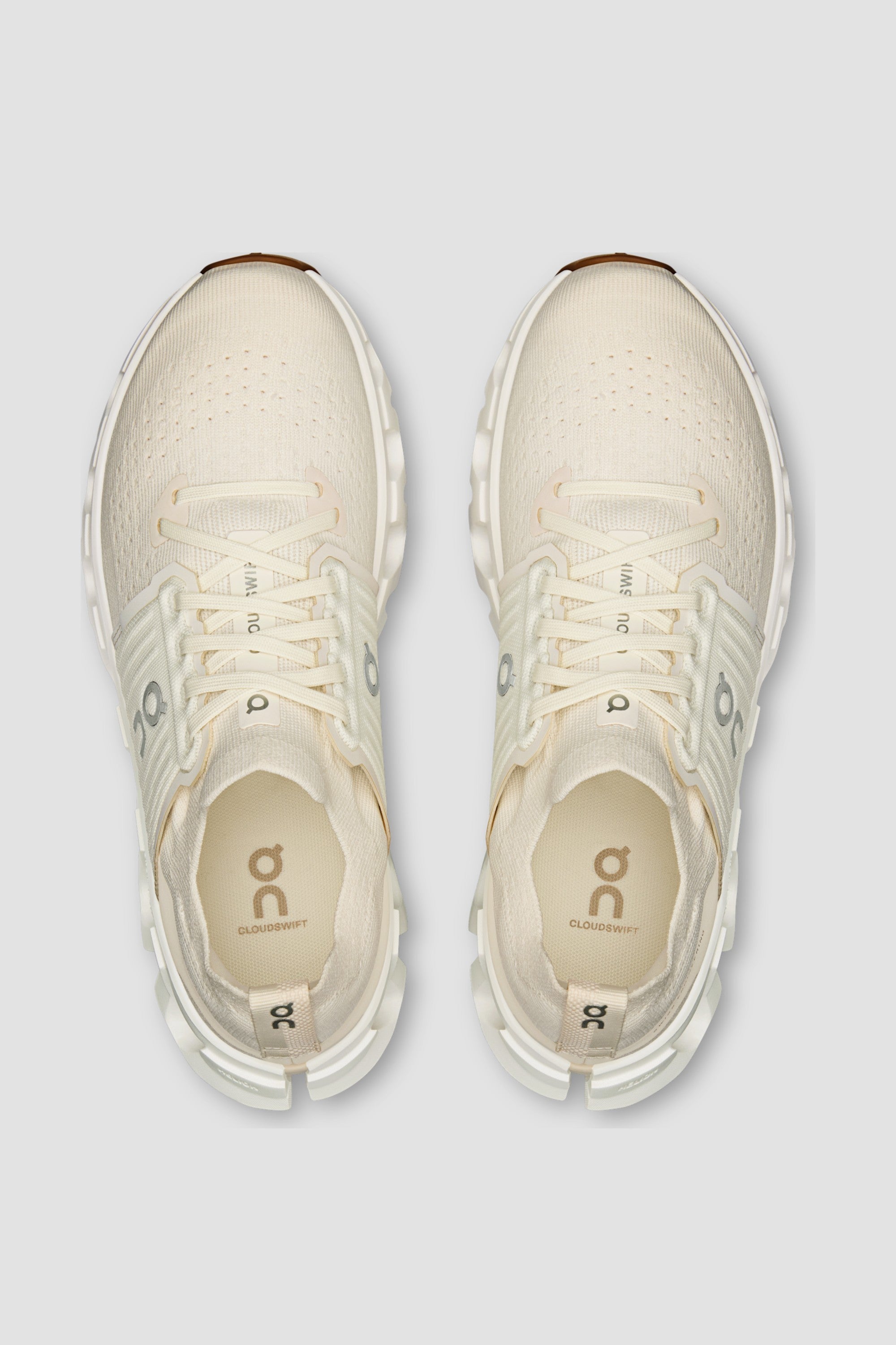 On Women's Cloudswift 4 Ivory/Dew