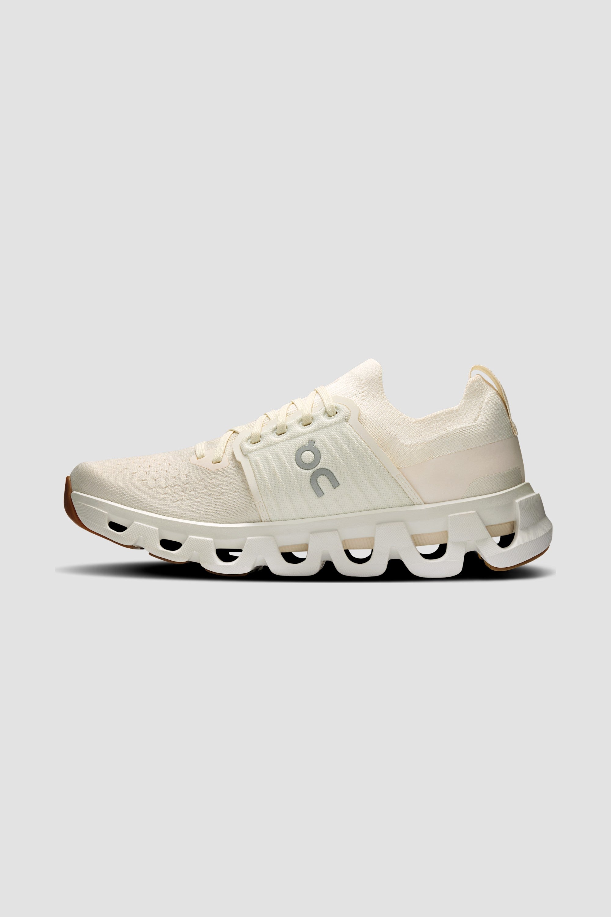 On Women's Cloudswift 4 Ivory/Dew