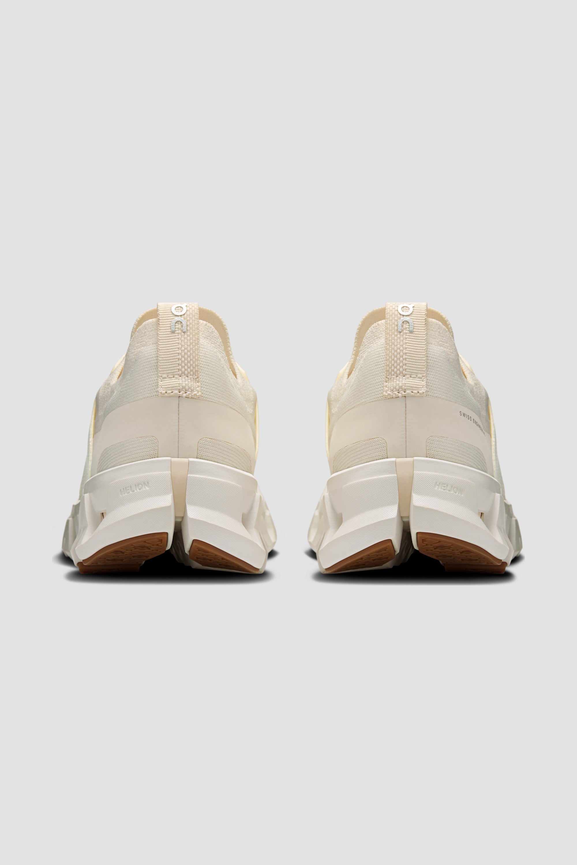 On Women's Cloudswift 4 Ivory/Dew