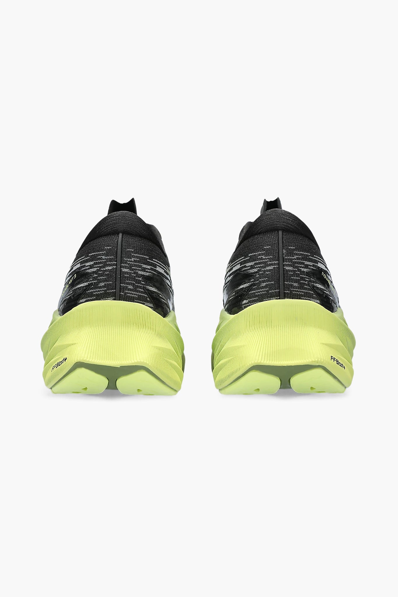 ASICS Men's Novablast 3 in Black/Dried Leaf Green