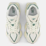 Baskets unisexes New Balance 9060 en Rain Cloud avec Castlerock et blanc