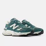 Baskets unisexes New Balance 9060 en Rain Cloud avec Castlerock et blanc