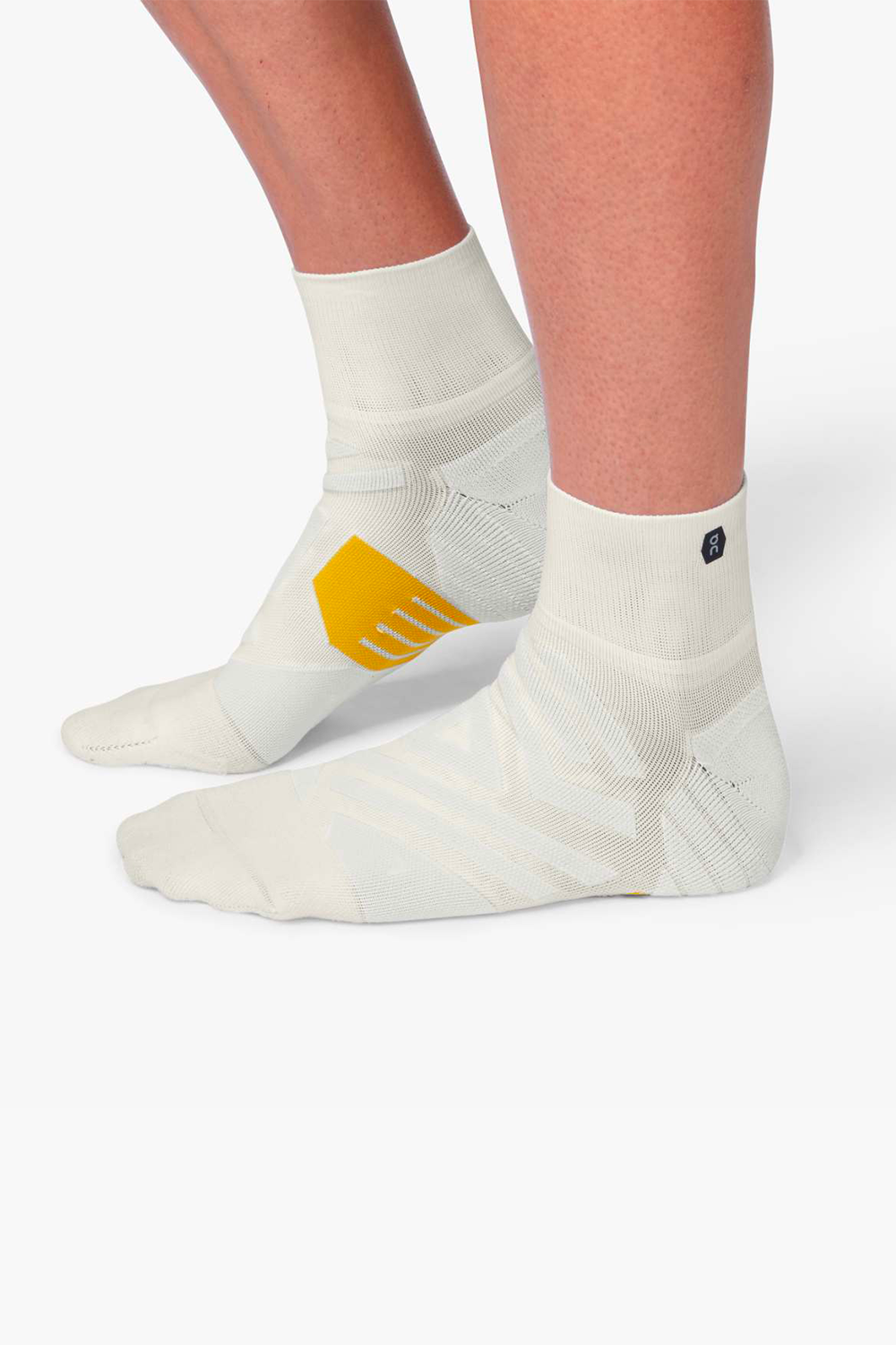 ON | Men's Mid Sock in White/Ice