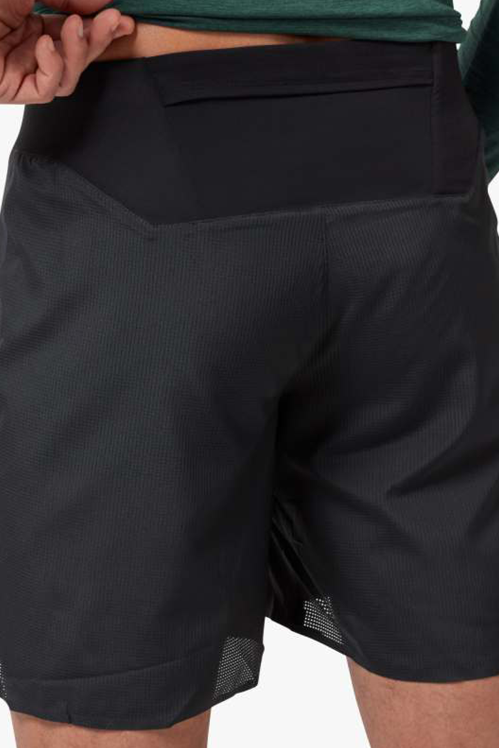 ON | Men's Lightweight Shorts in Black